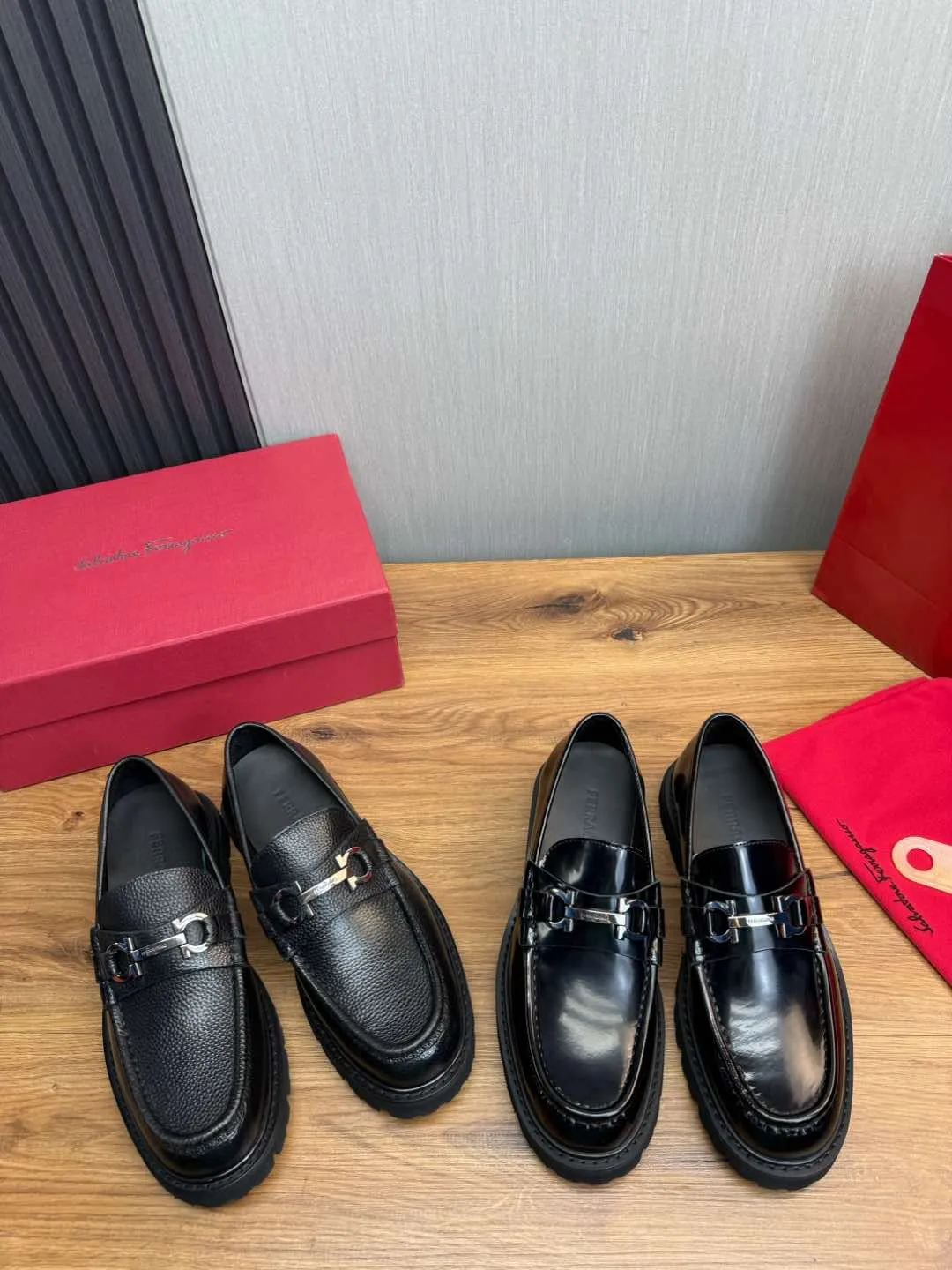 Men's shoes 💰880💰 Ferragamo. [Ferragamo] men's thick-soled loafers, the latest hot style, 1:1 original purchase quality, top quality, imported open-edge beaded cowhide leather on the upper, hand-made three-dimensional stitching highlights the round toe design, the inner foot pads are all imported cowhide, with original lightweight foam outsole, matching code 39-44, (38, 45 custom-made, non-refundable)